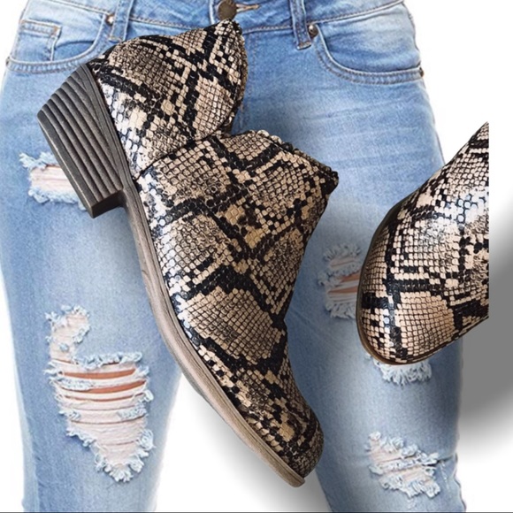 Mata Python Snakeprint Animal Print Heeled Bootie - Picture 2 of 8